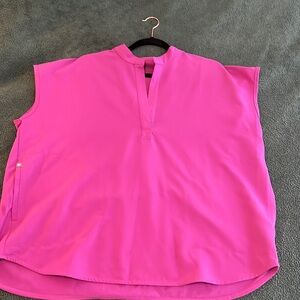 FIGS women’s Bright fuchsia Rafaela over sized scrub top